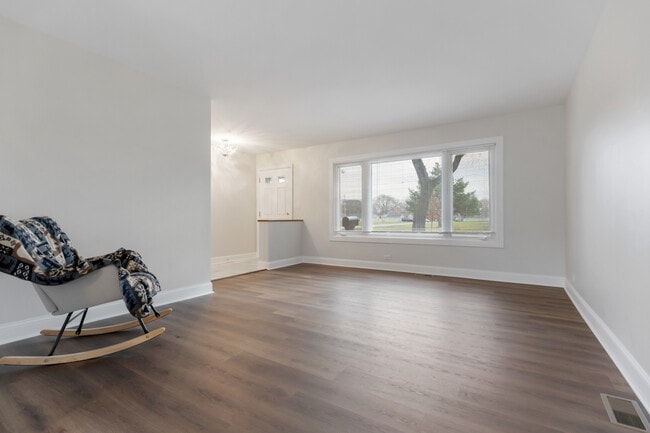 Building Photo - 198 Shadywood Ln