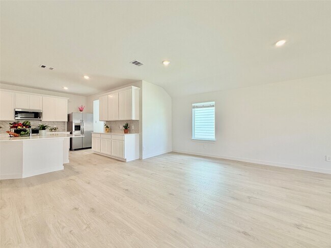 Building Photo - 30714 Wicklow Gdns Dr