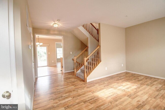 Building Photo - 6135 Newport Terrace