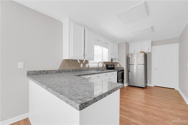 Building Photo - 19 N 30th St