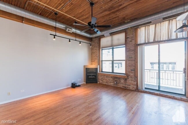 Building Photo - 1 br, 1 bath Condo - 1801 S Michigan Ave