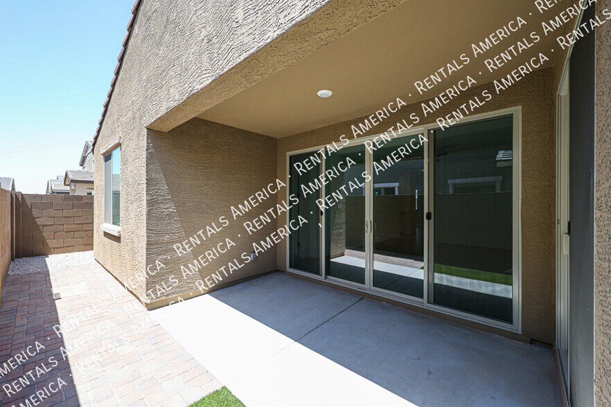 Building Photo - 9429 E Spiral Ave