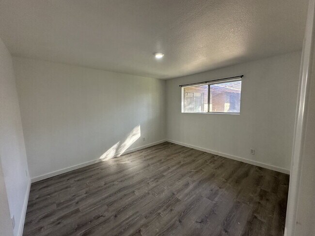 Building Photo - 2725 S Rural Rd