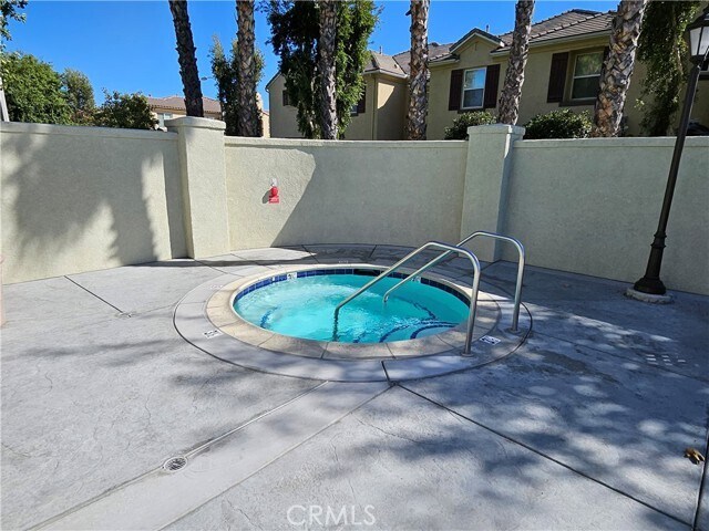 Building Photo - 1800 E Lakeshore Dr