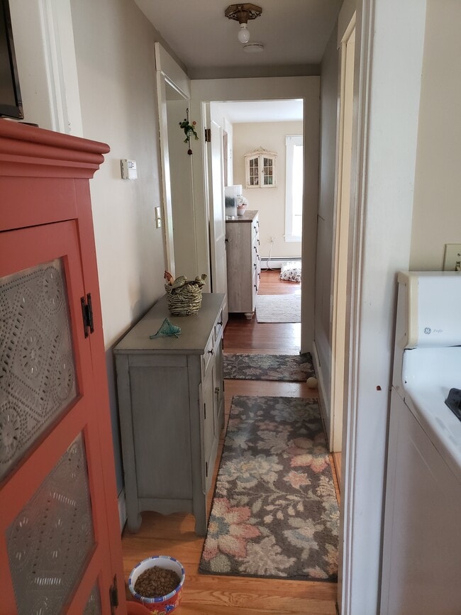 Building Photo - 10 Pine Grove Rd