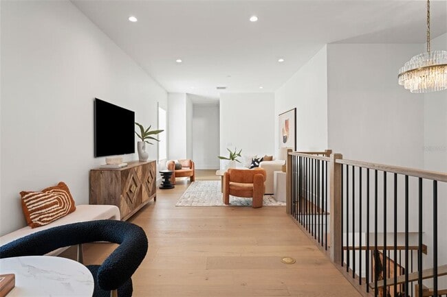 Building Photo - 806 Idlewood Dr