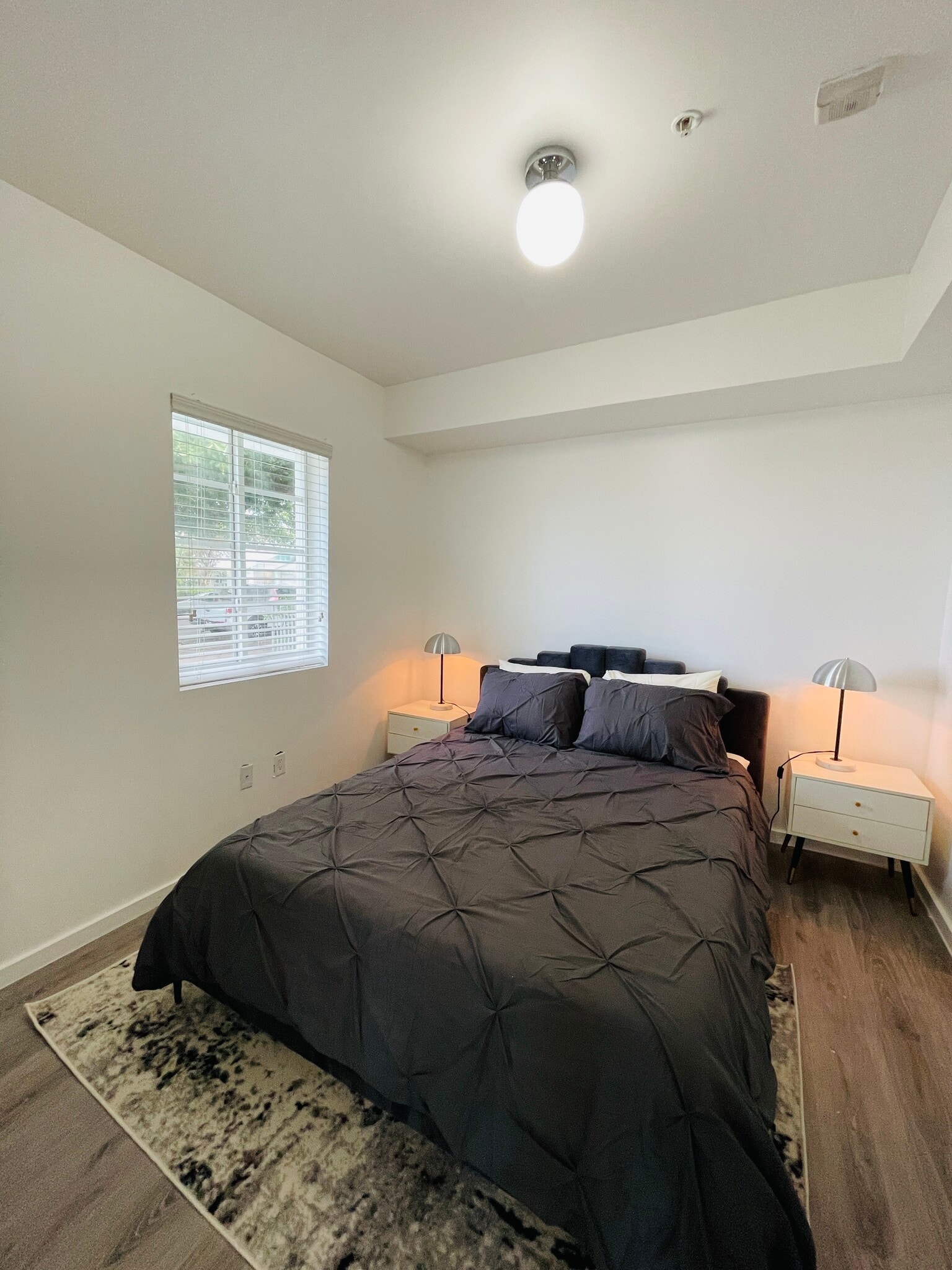 Building Photo - 810 7th St