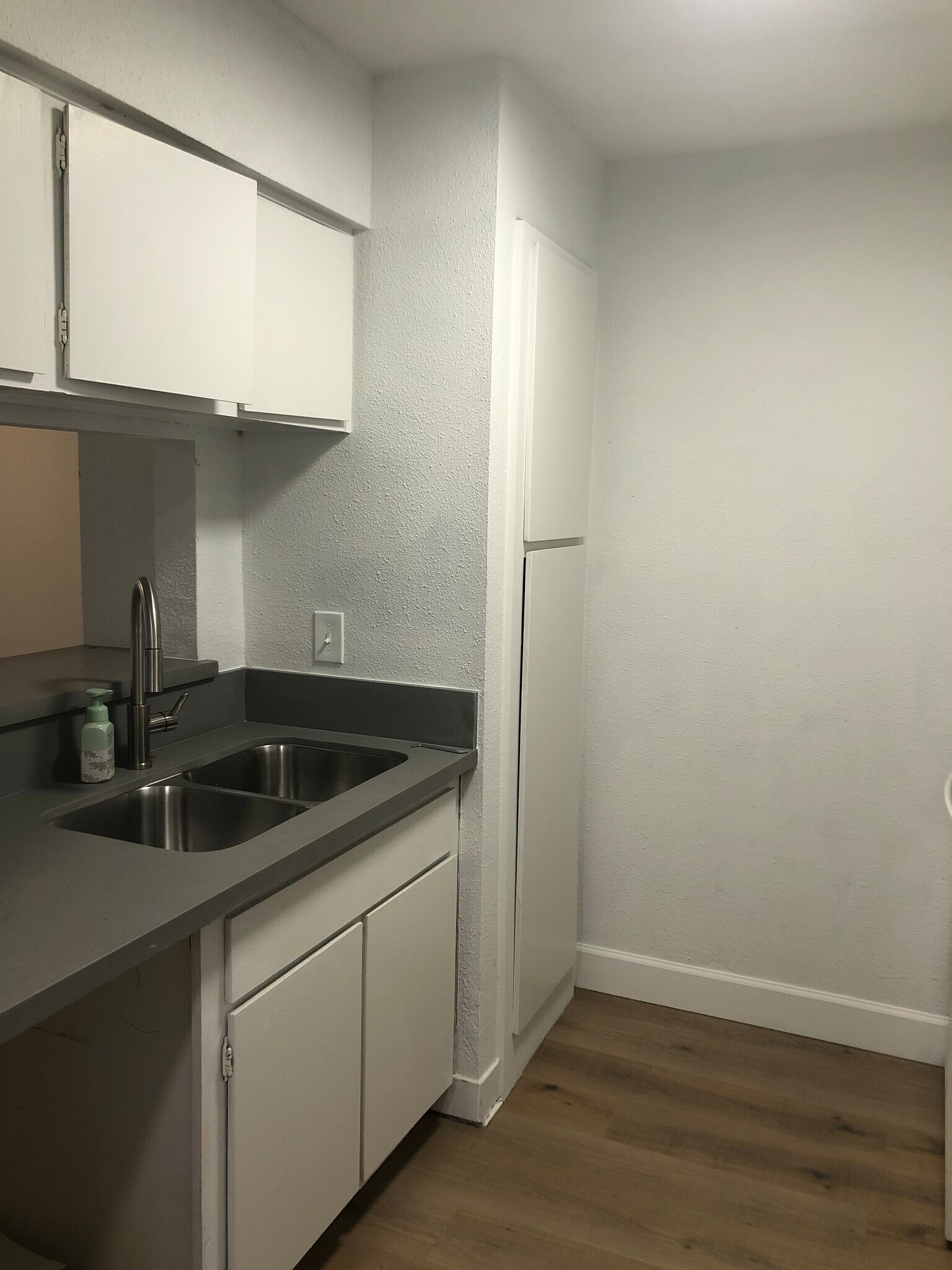 Building Photo - 15115 Mesa Dr