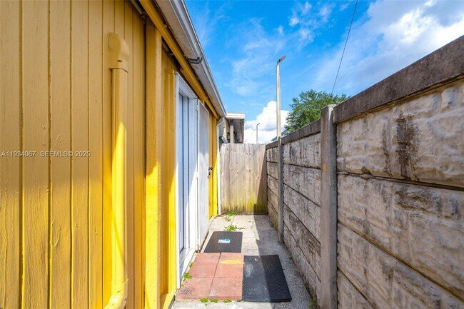 Building Photo - 5061 W 12th Ln