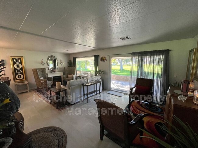 Building Photo - 421 S Paseo Laredo