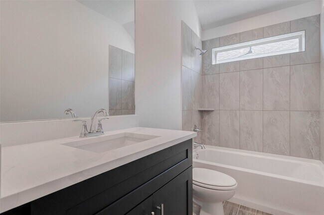 Building Photo - 1038 Elsinore Dr