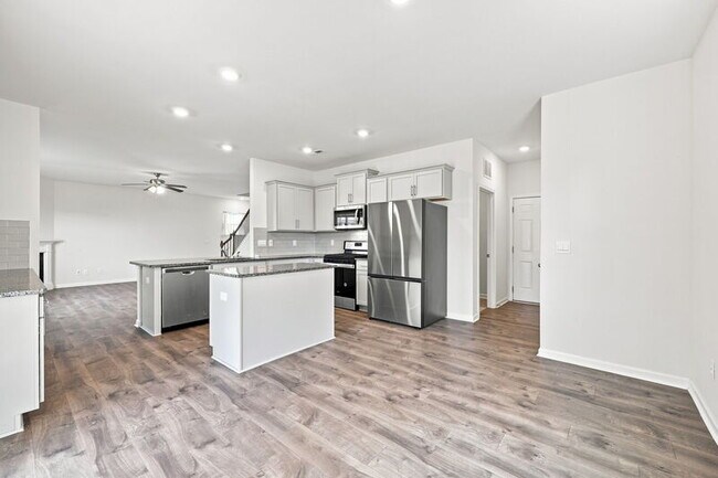 Building Photo - 2509 Summersby Dr