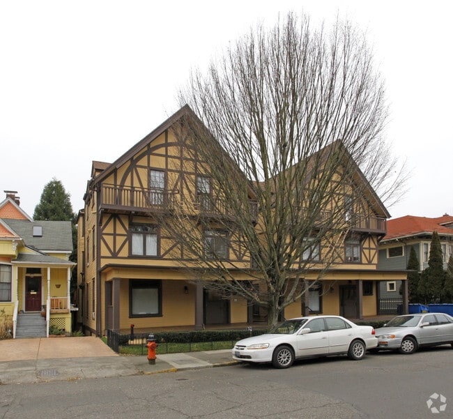 Parke Plaza 2241 NW Hoyt St Portland OR 97210 Apartment Finder