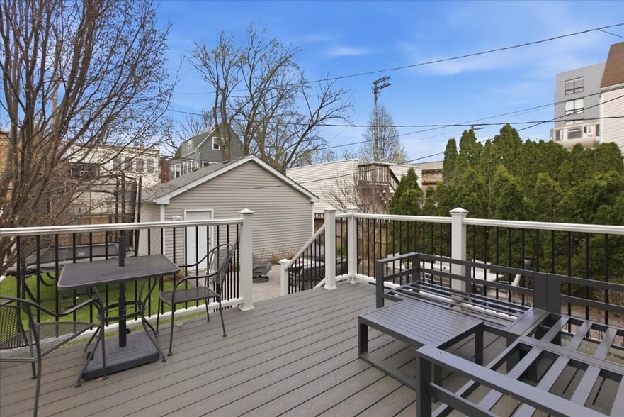 Building Photo - 1828 W Berenice Ave