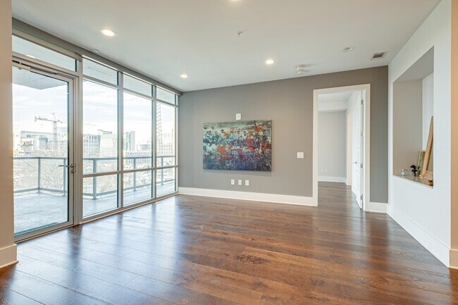 Building Photo - 20 Rutledge St