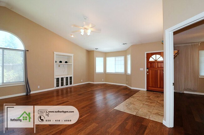 Building Photo - 5826 Beaumont Dr