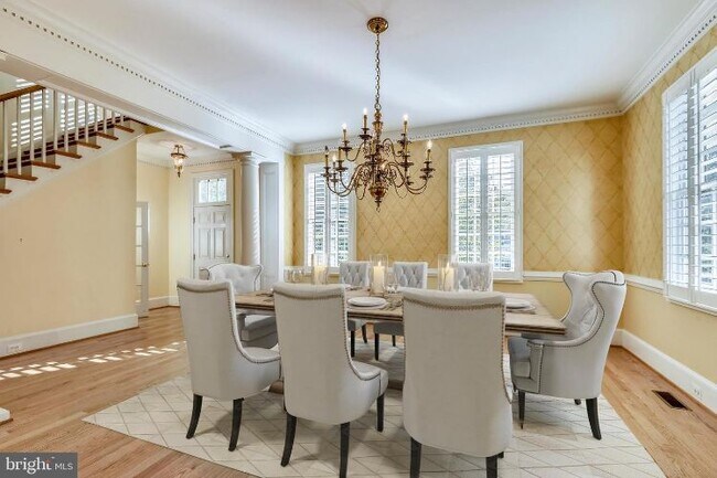 Building Photo - 9880 Palace Green Way