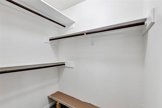 Building Photo - 7703 Pine Cup Dr