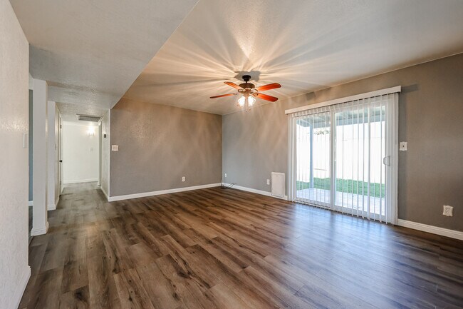 Building Photo - 408 W Oraibi Dr