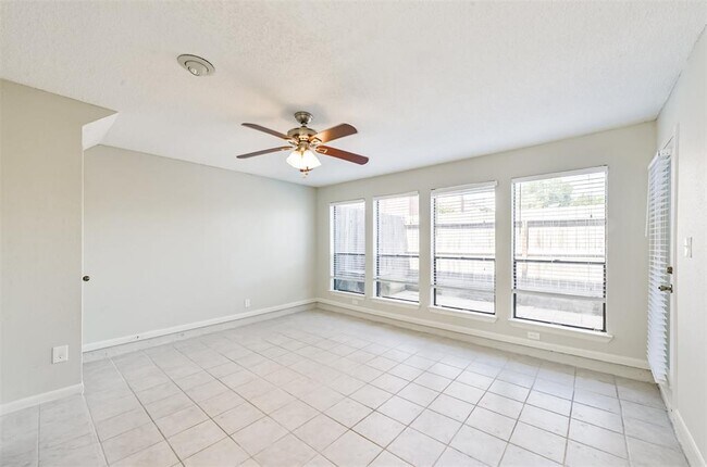 Building Photo - 2277 S Kirkwood Rd
