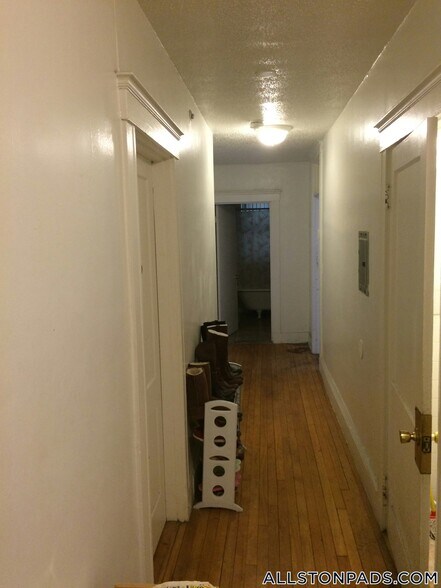 Building Photo - 8 Barrows St