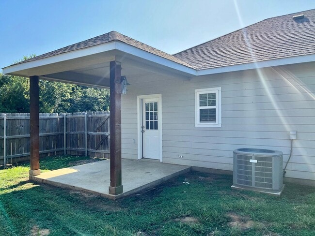 Building Photo - 2312 CR 314