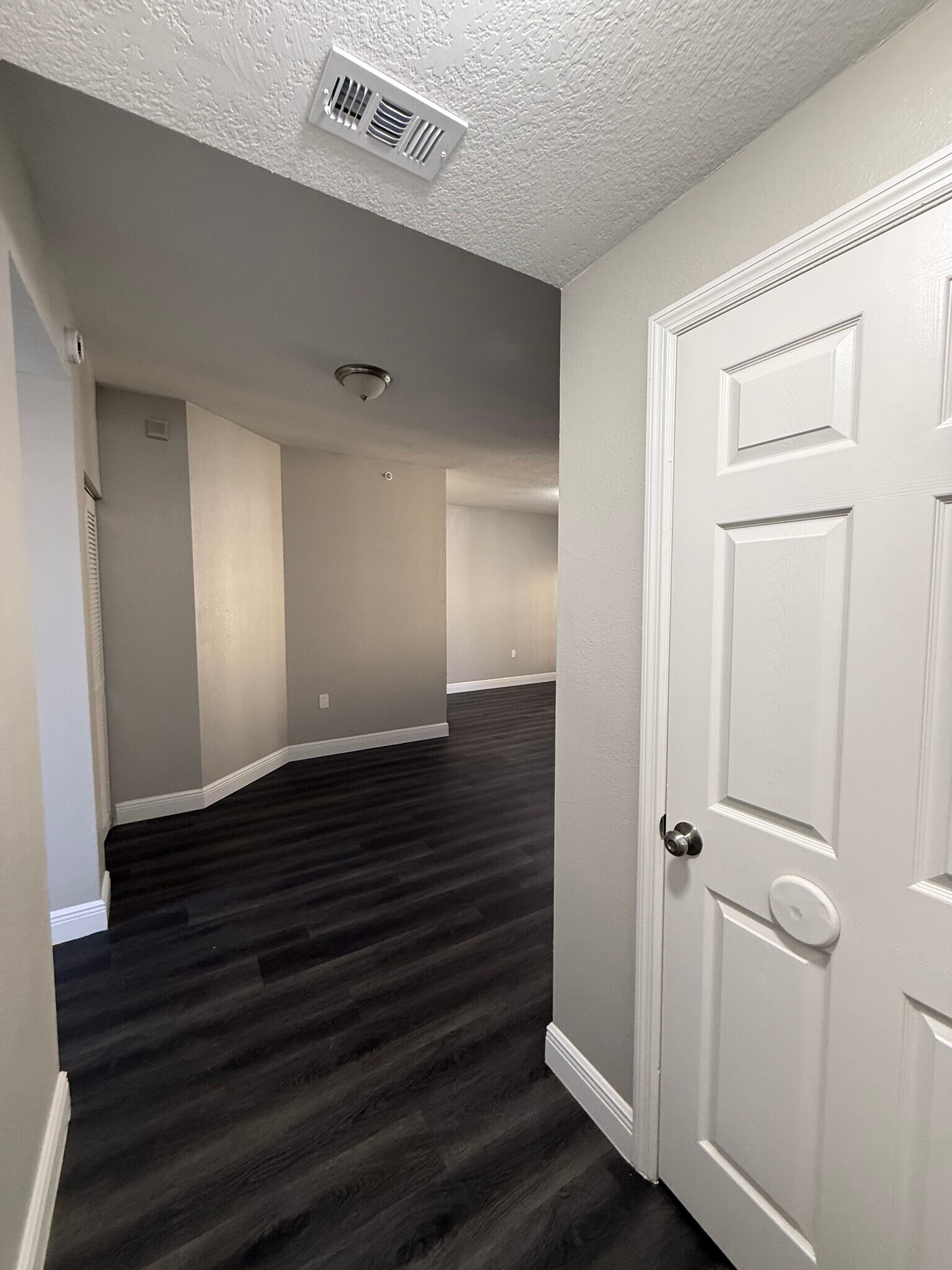 Building Photo - 10873 Windsor Walk Dr