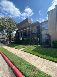 Building Photo - 5550 N Braeswood Blvd