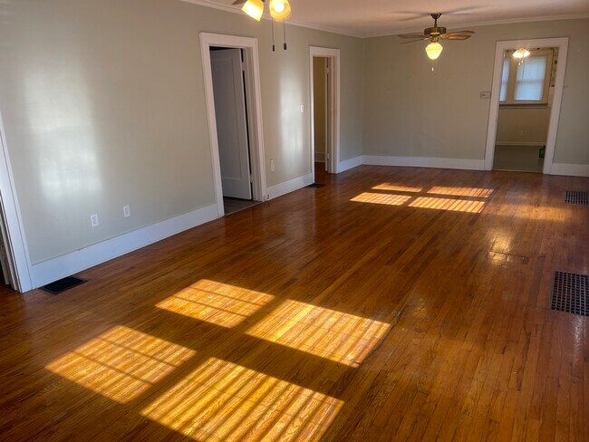 Living area - 1801 S Olive St