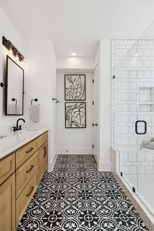 Building Photo - Experience elevated living in this beautifully crafted brick residence located in the heart of Ed...