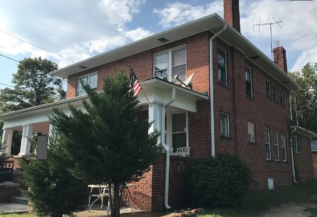 Building Photo - 301 E Umstead St