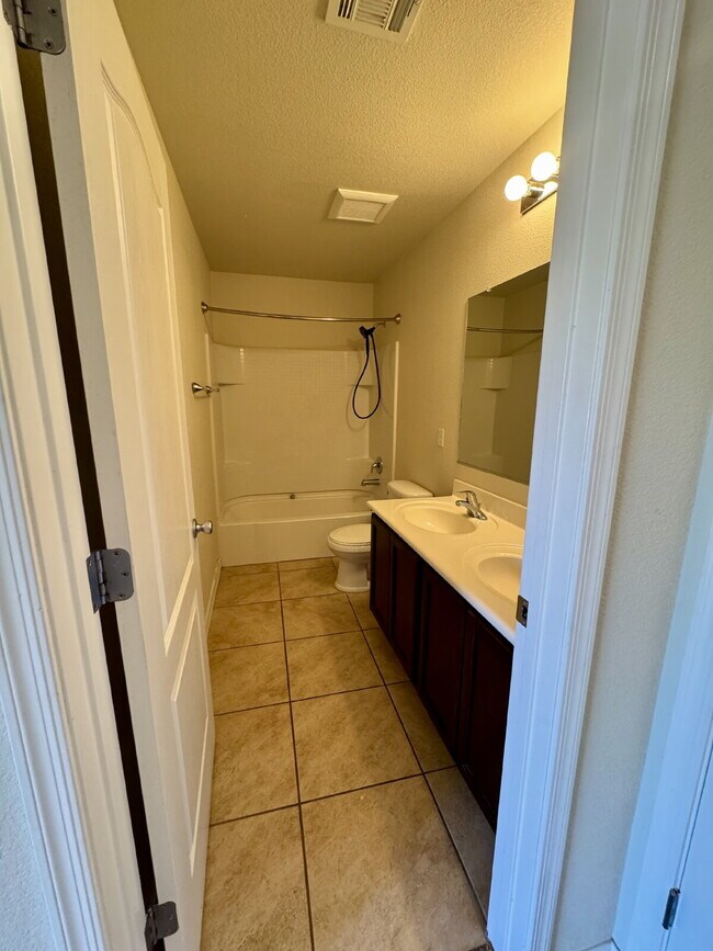 Building Photo - Move in Special 1/2 off first full month's...