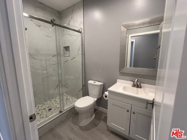 Building Photo - 6833 Lubao Ave