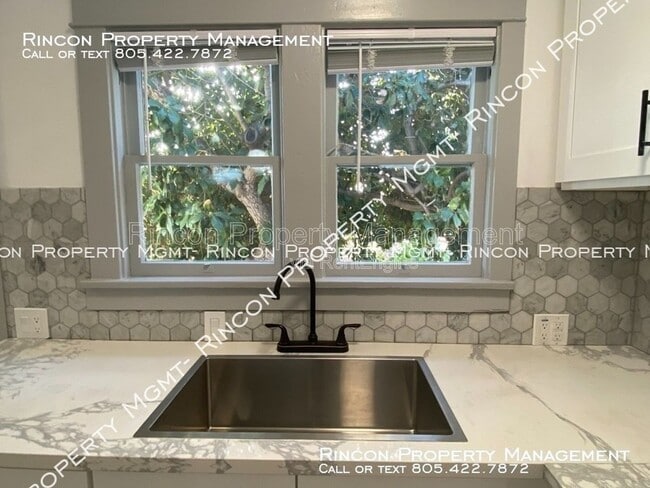 Building Photo - 656 Poli St