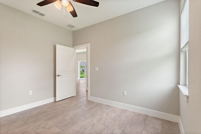 Building Photo - ONE MONTH FREE RENT! Modern, energy effici...