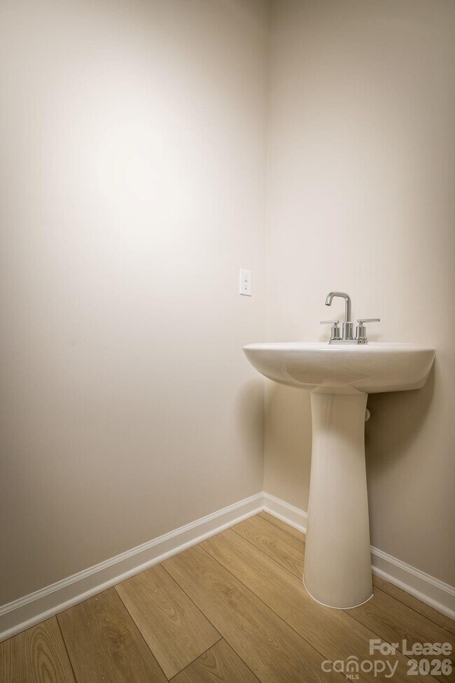 Building Photo - 1709 Heron Ct