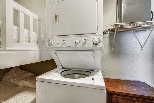 Building Photo - 104 Gulfside Ct