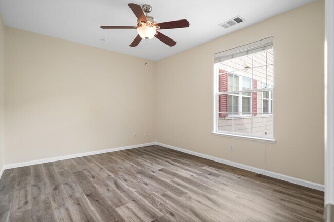 Building Photo - 643 Turnbuckle Dr