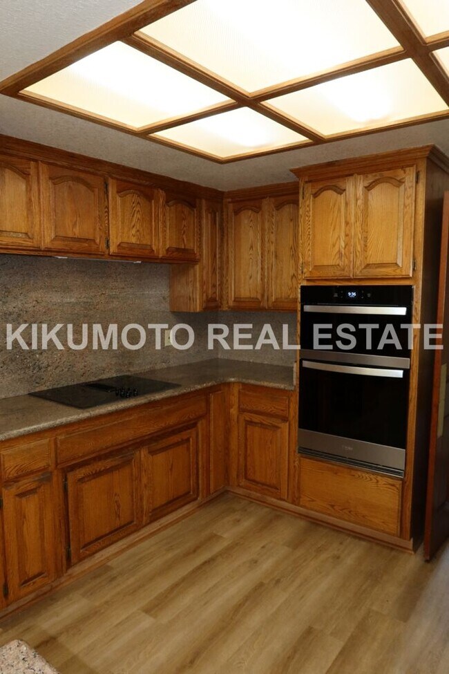 Building Photo - Riverlake 4 bedroom, 3 bath, 3 car home