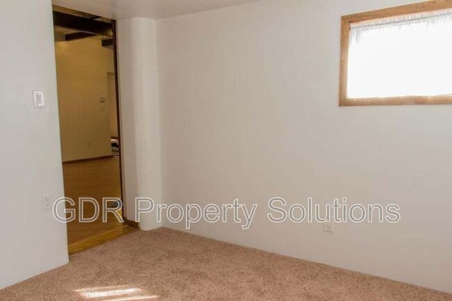 Building Photo - 305 Wilshire Dr SW