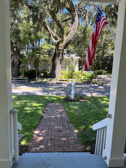 Building Photo - 3213 Bannon Dr