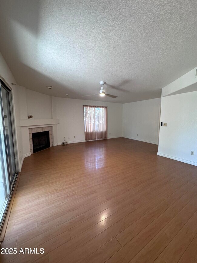 Building Photo - 8631 W Monte Vista Rd