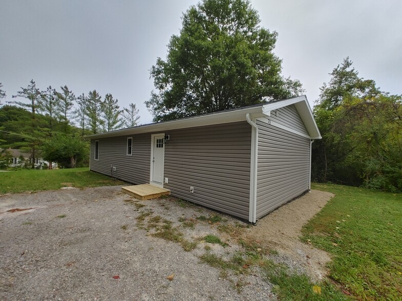 Building Photo - 71 Pomeroy Rd