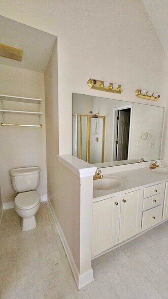 Building Photo - 7 Woodsage Ln