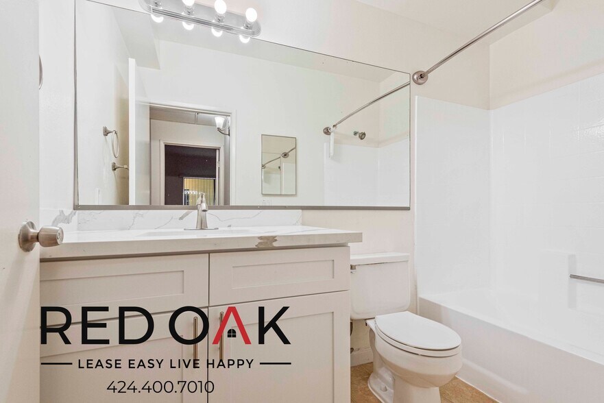 Building Photo - 2724 Abbot Kinney Blvd