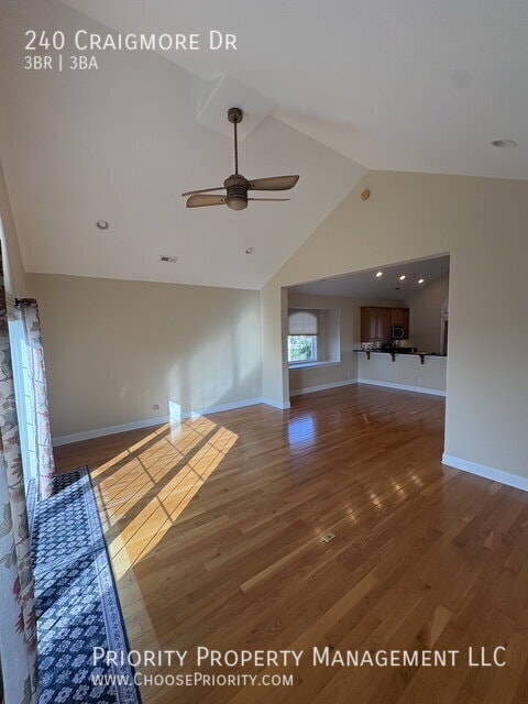 Building Photo - 240 Craigmore Dr