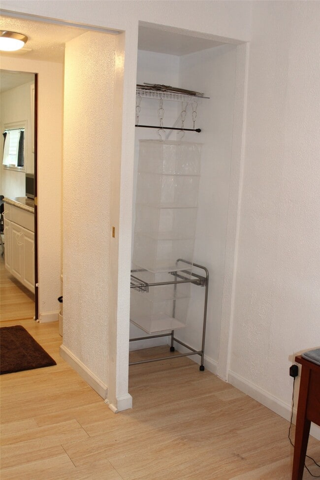 Building Photo - 3425 Southwestern