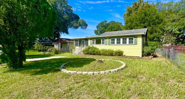 Primary Photo - 5506 Staley Dr