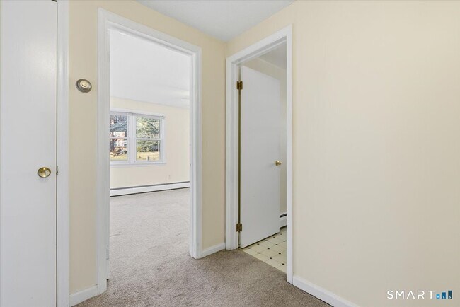 Building Photo - 194 Cherry St