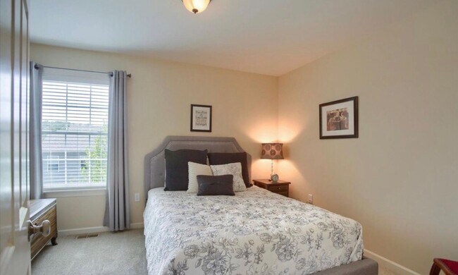 Building Photo - 834 Northern Spy Dr
